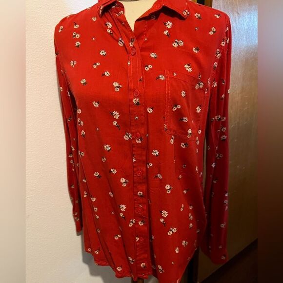 EUC Beach Lunch Lounge Red Adjustable Long Sleeved Button Down Shirt Medium #108 - Picture 1 of 5